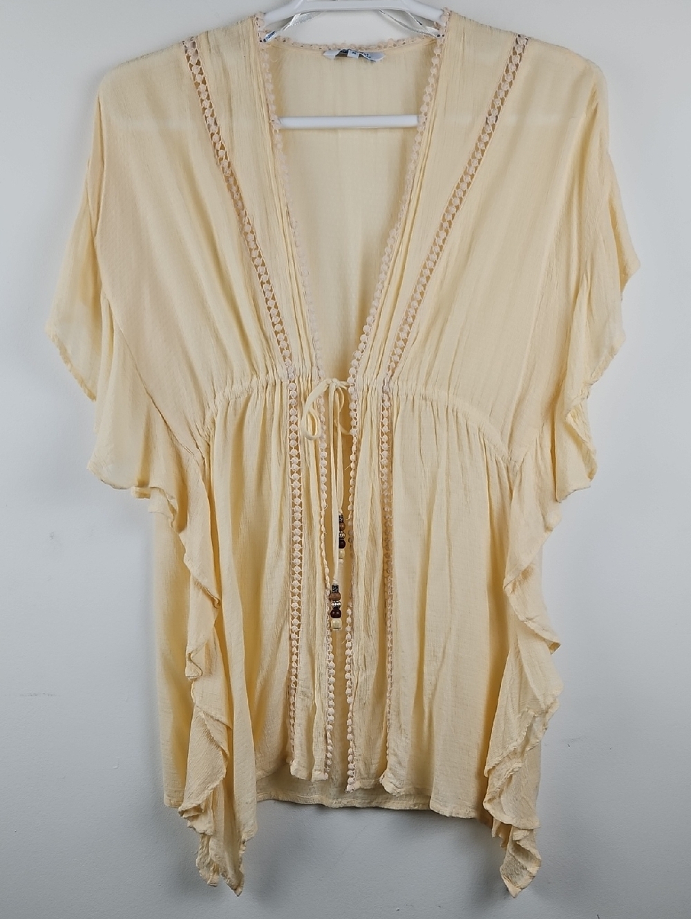 blue island Cream Knit Top with Crochet Edge Size M